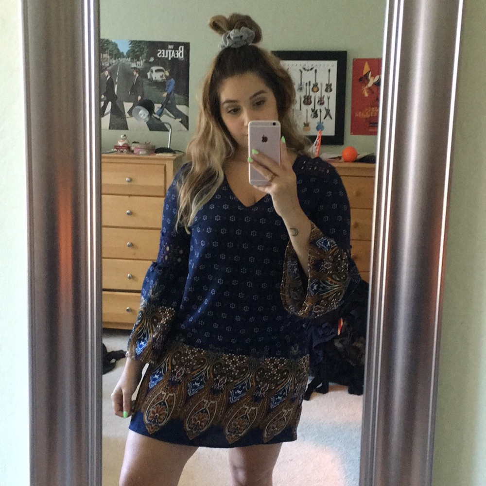 ★ Blue and Gold Dress